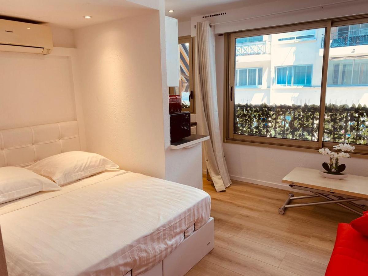 Cannes Martinez Croisette Beach 50M Екстериор снимка